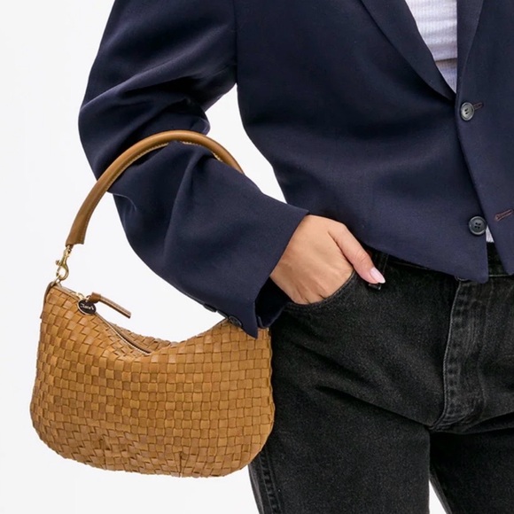 NWT CLARE V. Petit Moyen woven mini messenger bag in Sequoia. - Picture 3 of 8